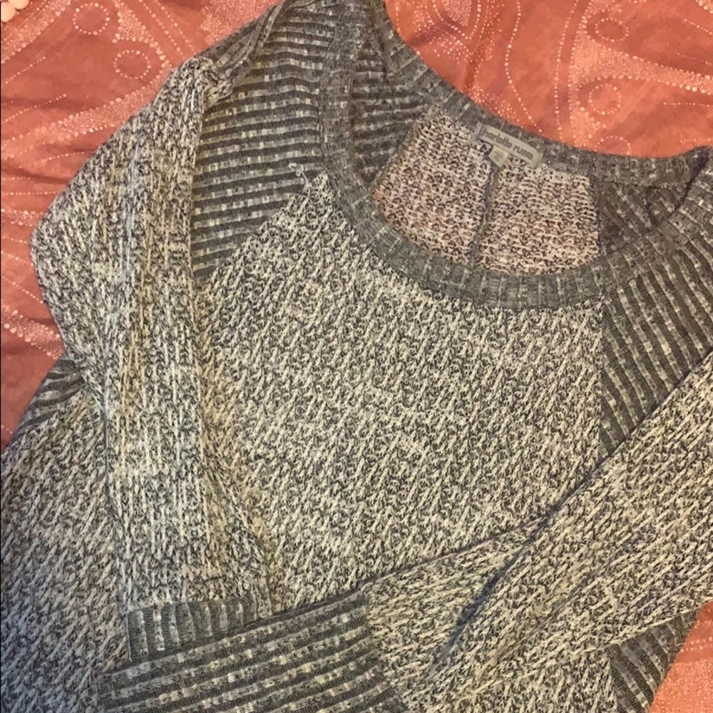 Gray lightweight sweater 💟